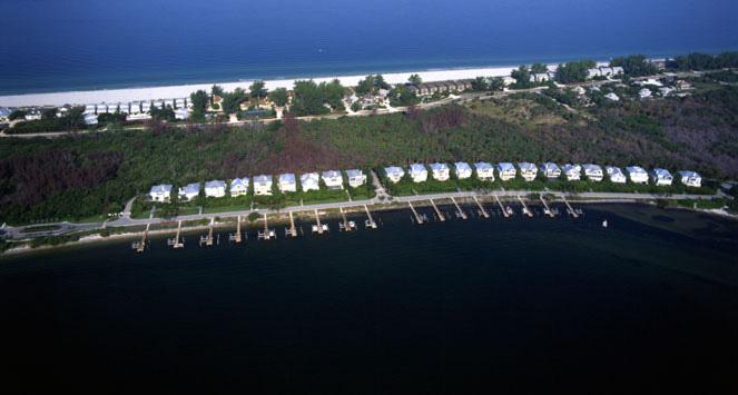 581 BUTTONWOOD BAY DR