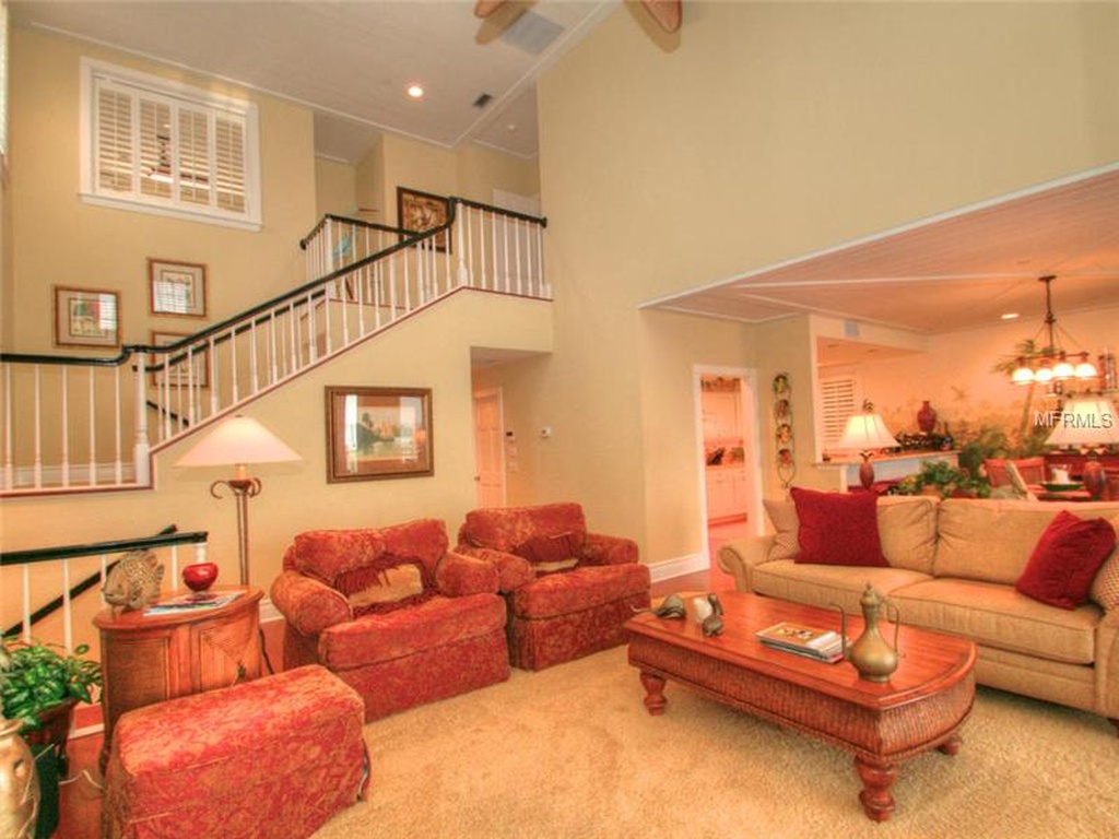 573 Buttonwood Bay Dr