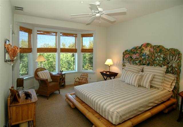 581 BUTTONWOOD BAY DR