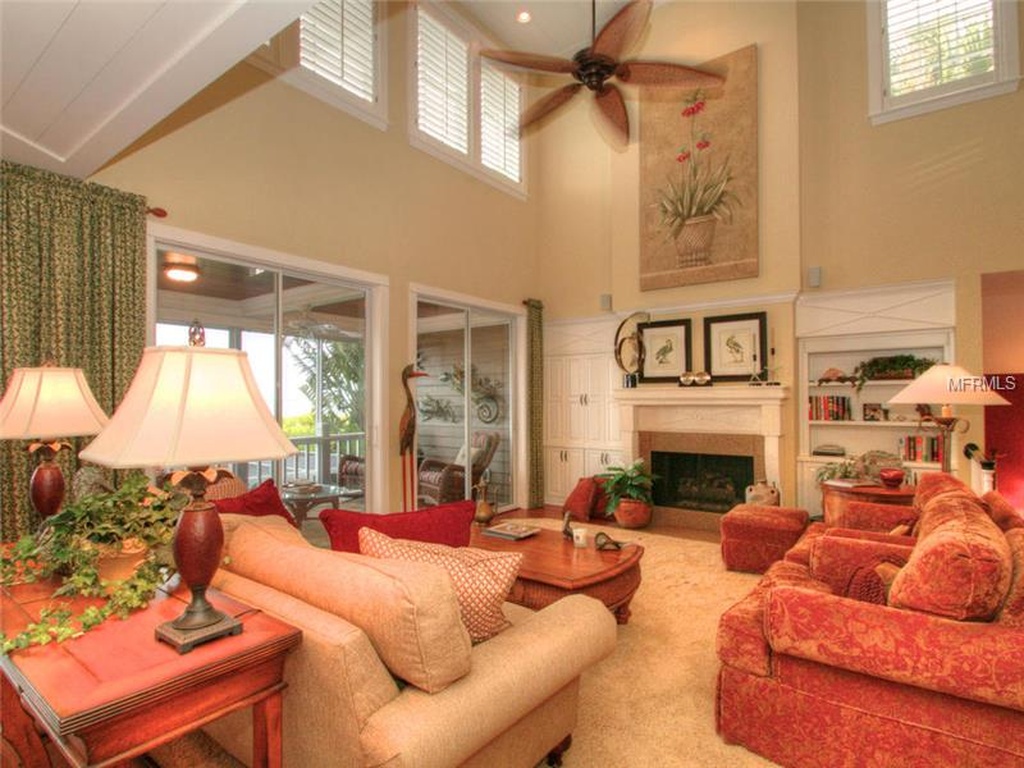 573 Buttonwood Bay Dr
