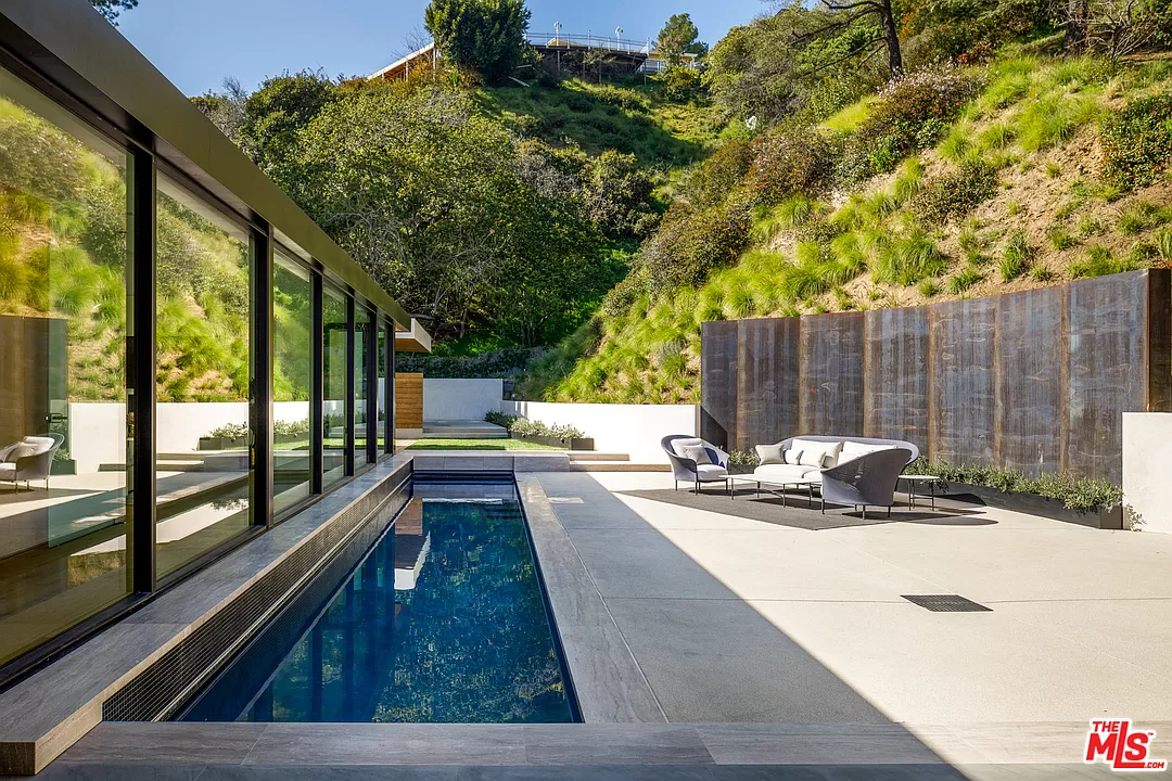1241 Loma Vista Drive