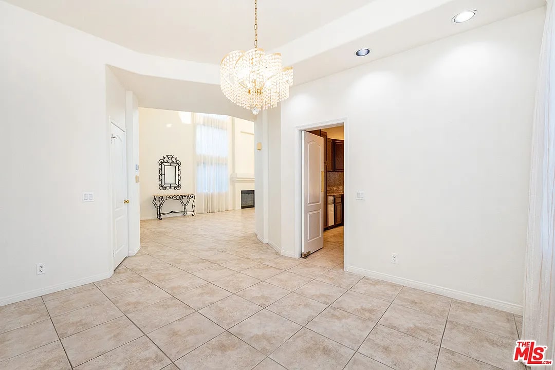 22405 Pinewood Ct