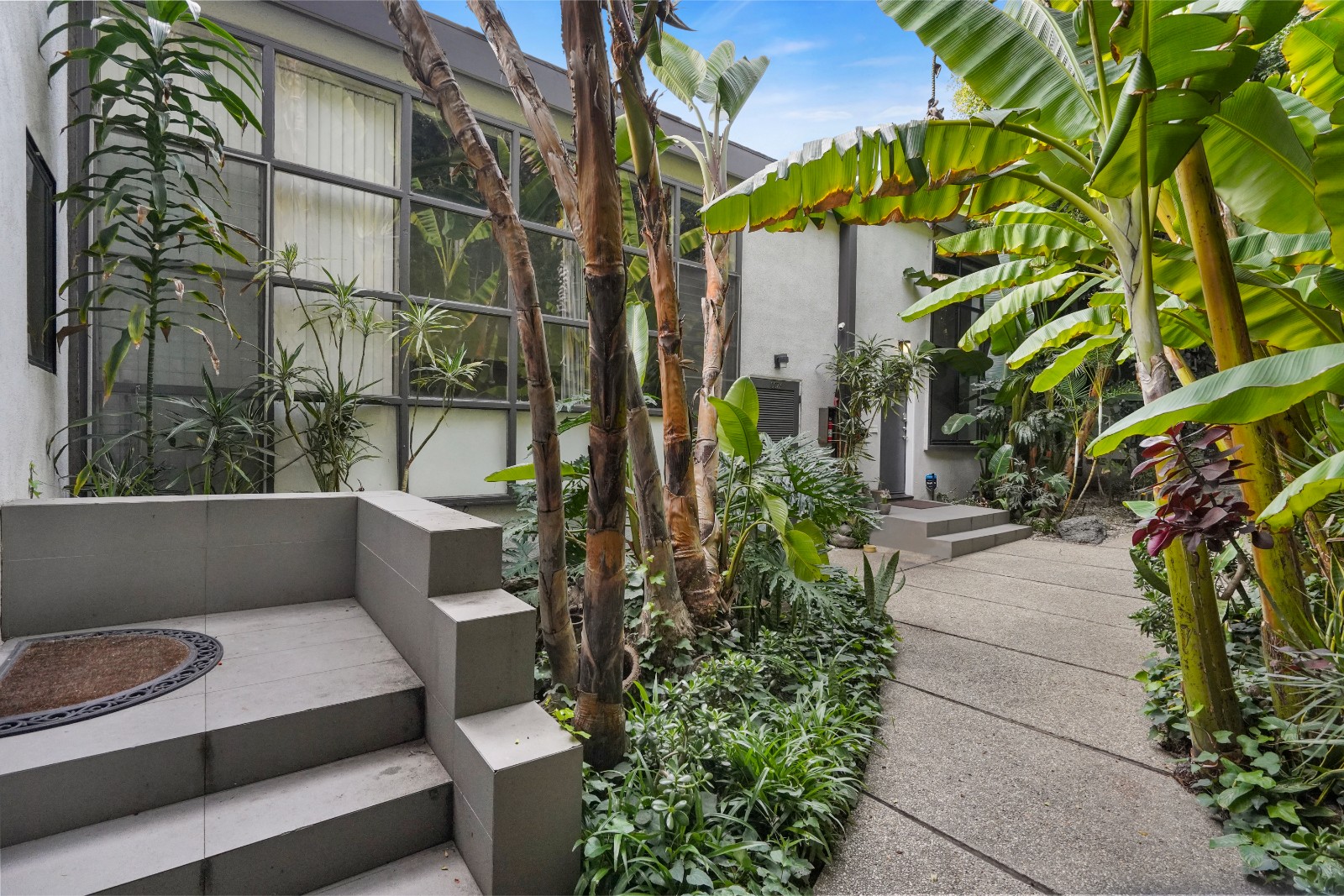 San Vicente Boulevard