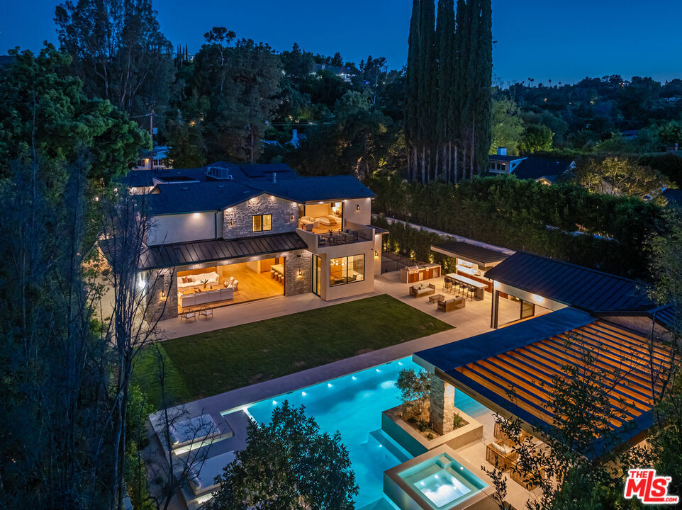 17321 Rancho St