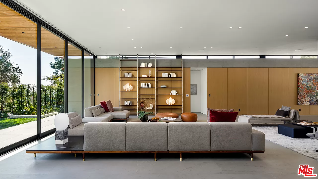 1241 Loma Vista Drive