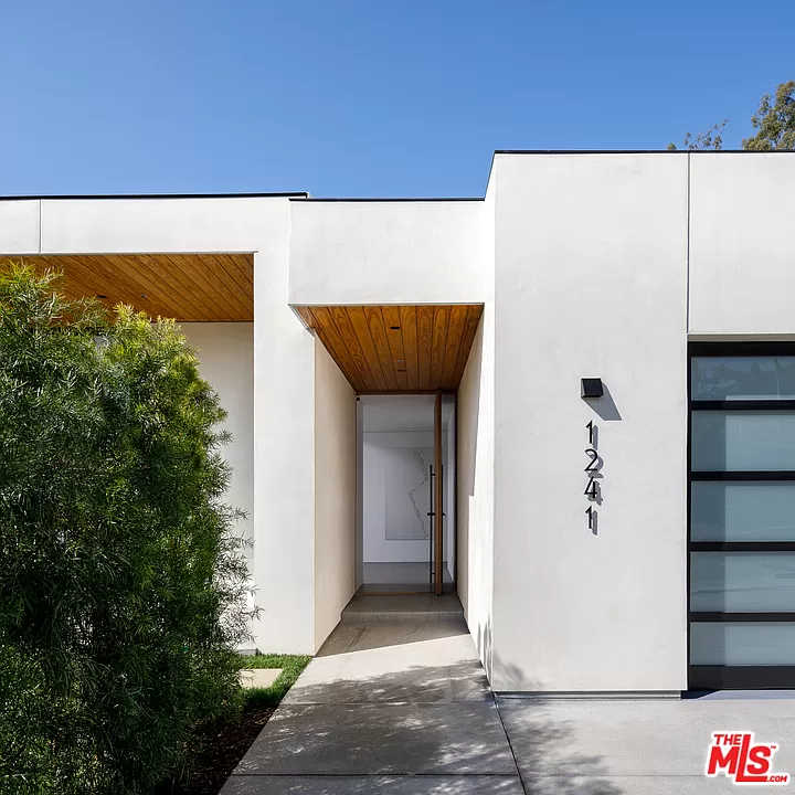 1241 Loma Vista Drive