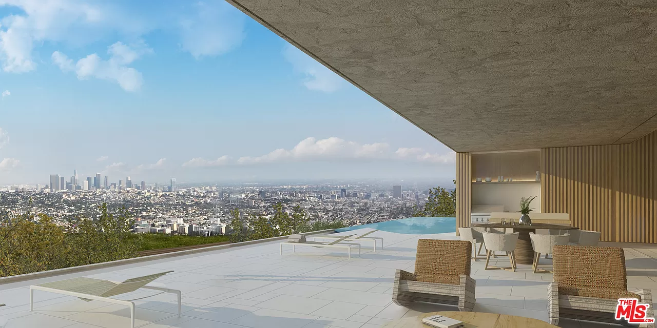 375  Trousdale Place