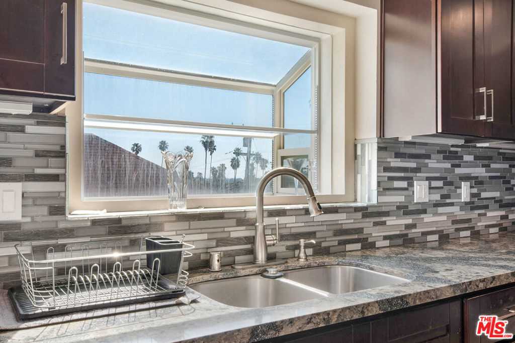 5215 Onaknoll Avenue