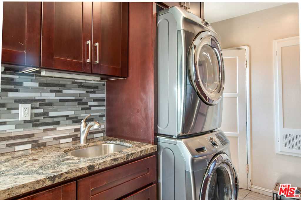 5215 Onaknoll Avenue