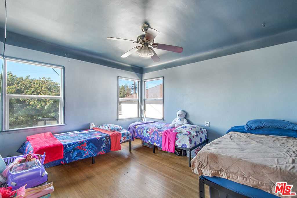 5215 Onaknoll Avenue