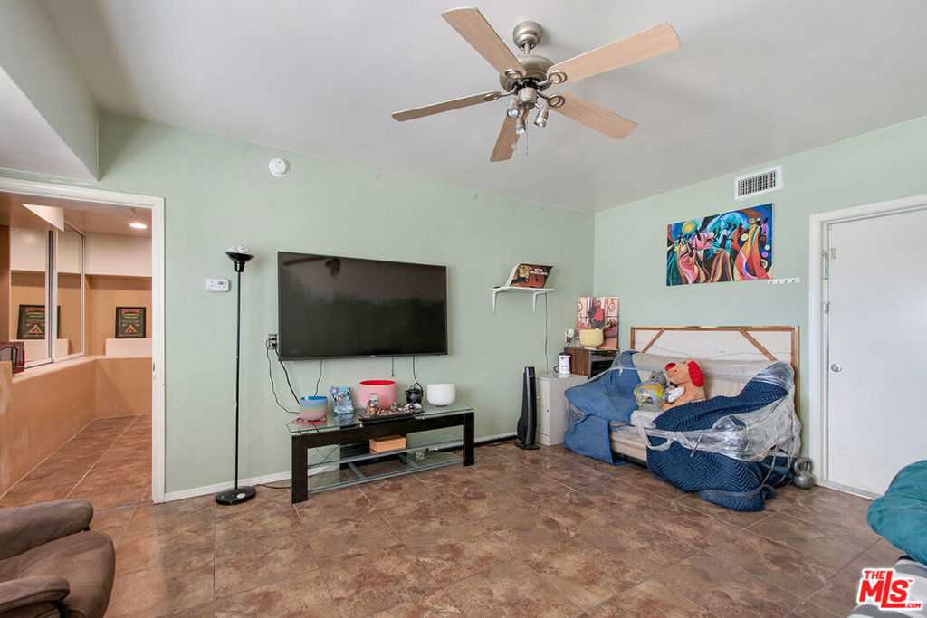 5215 Onaknoll Avenue