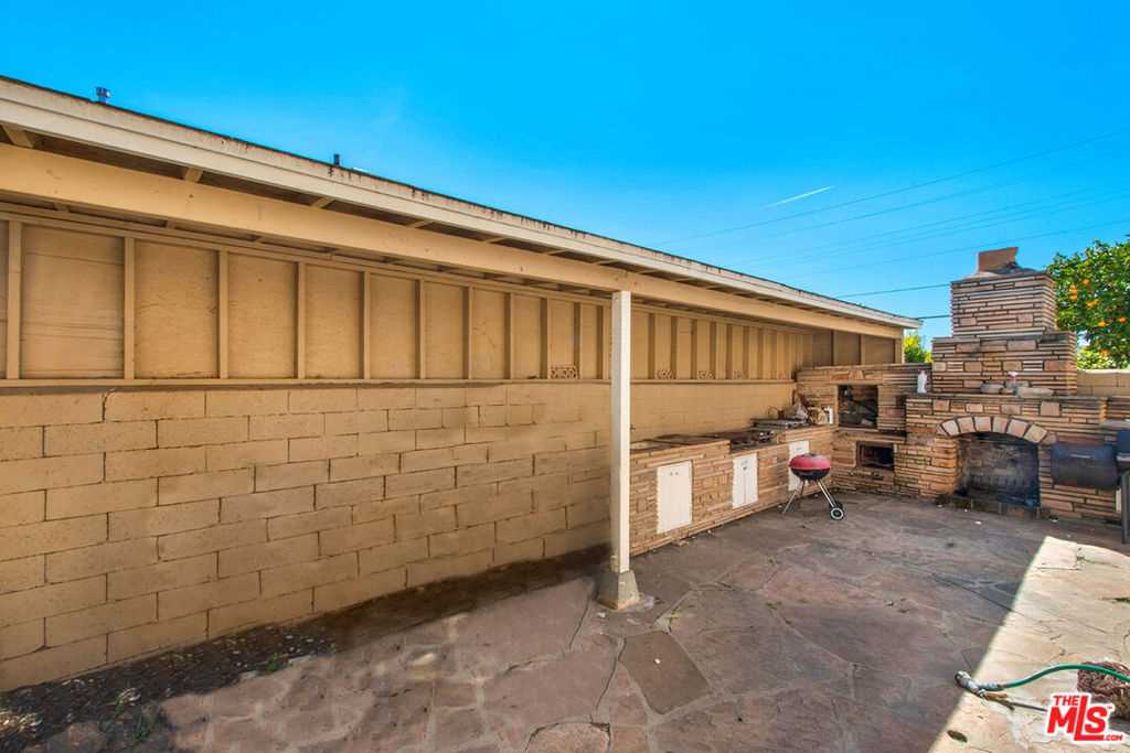 5215 Onaknoll Avenue