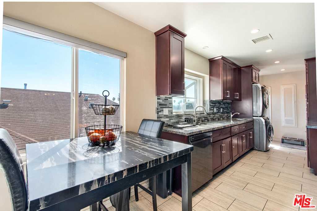 5215 Onaknoll Avenue