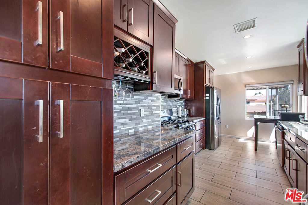 5215 Onaknoll Avenue