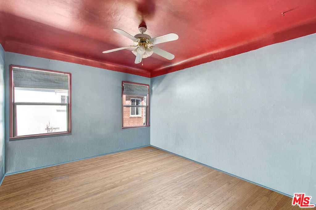 5215 Onaknoll Avenue