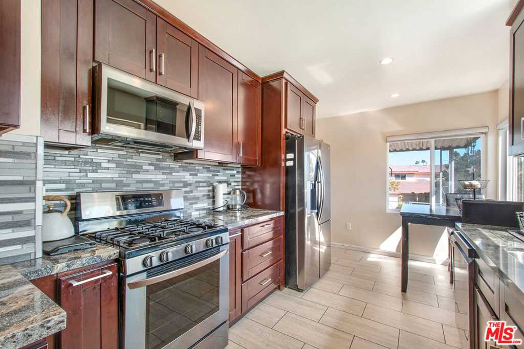 5215 Onaknoll Avenue