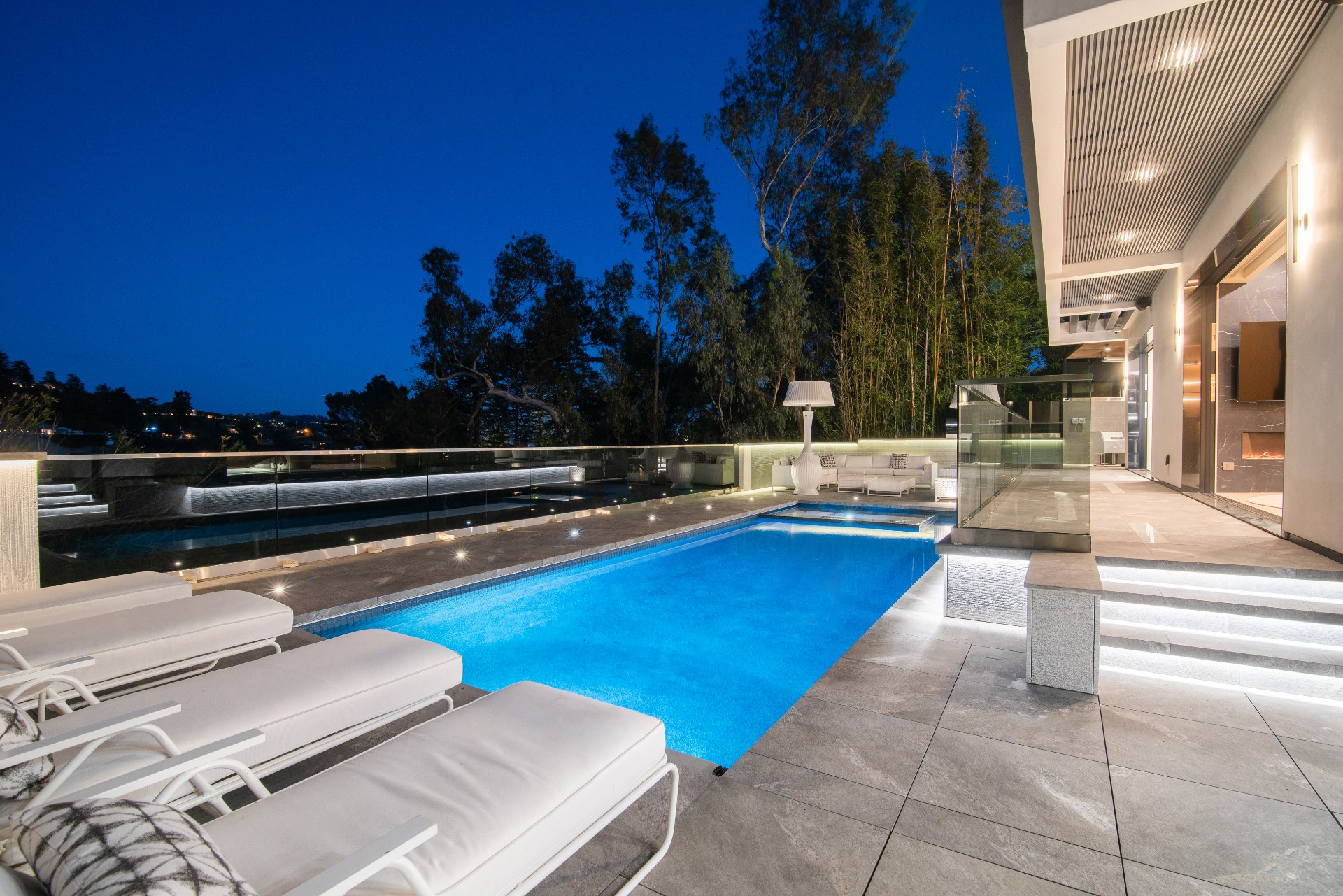 976  Bel Air Road