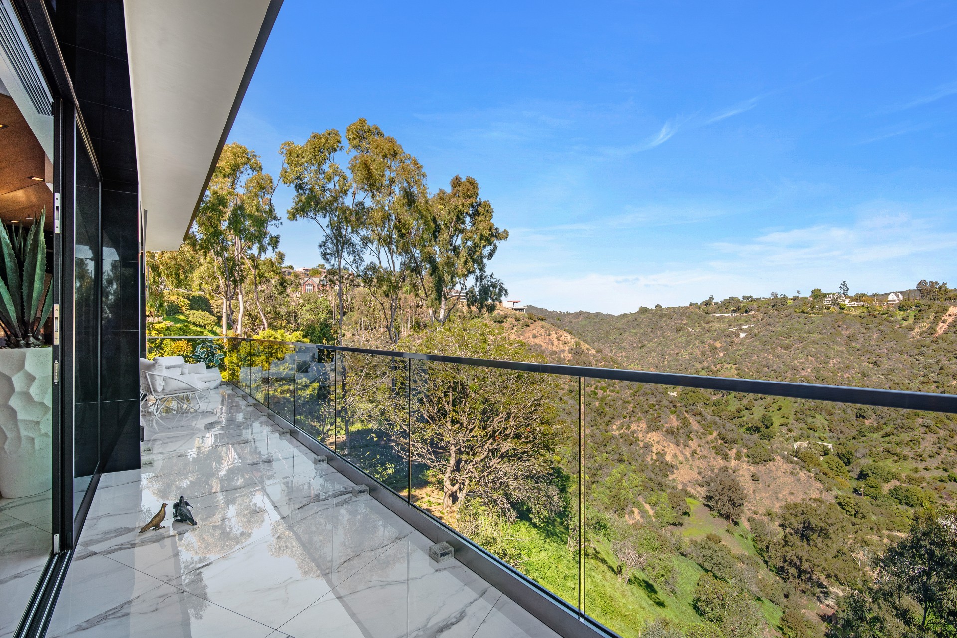 976  Bel Air Road