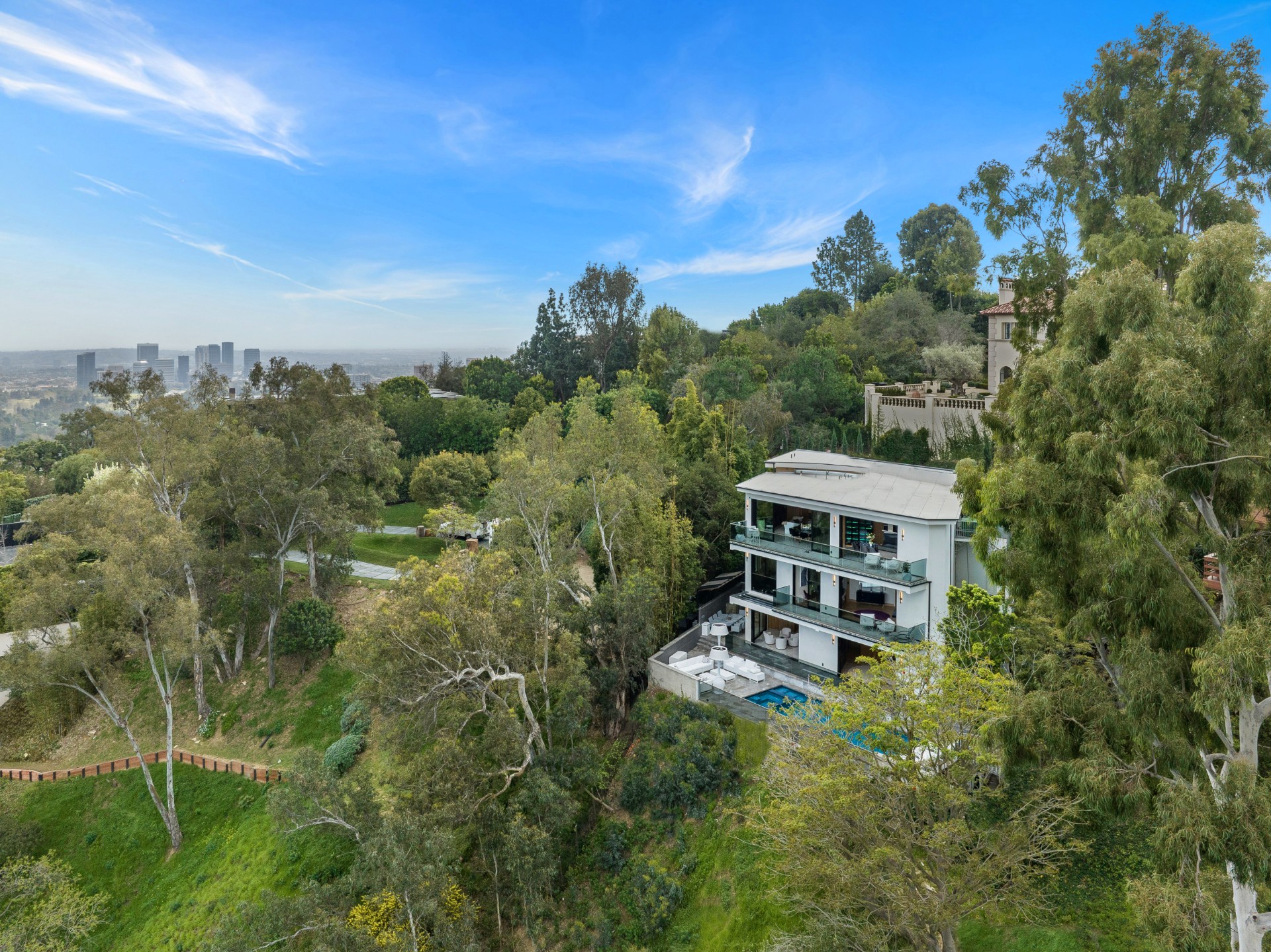 976  Bel Air Road