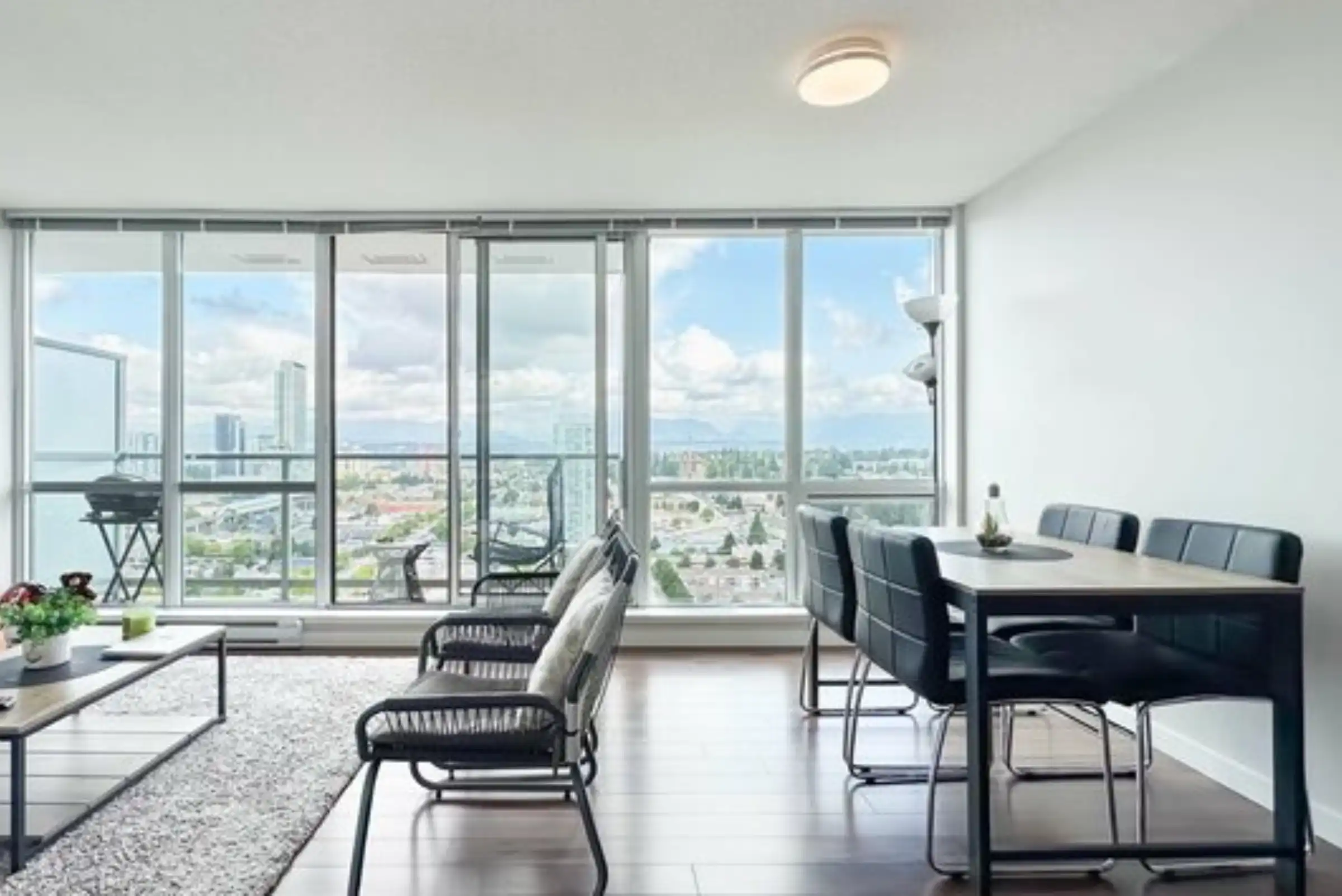 13688  100 Avenue 2806