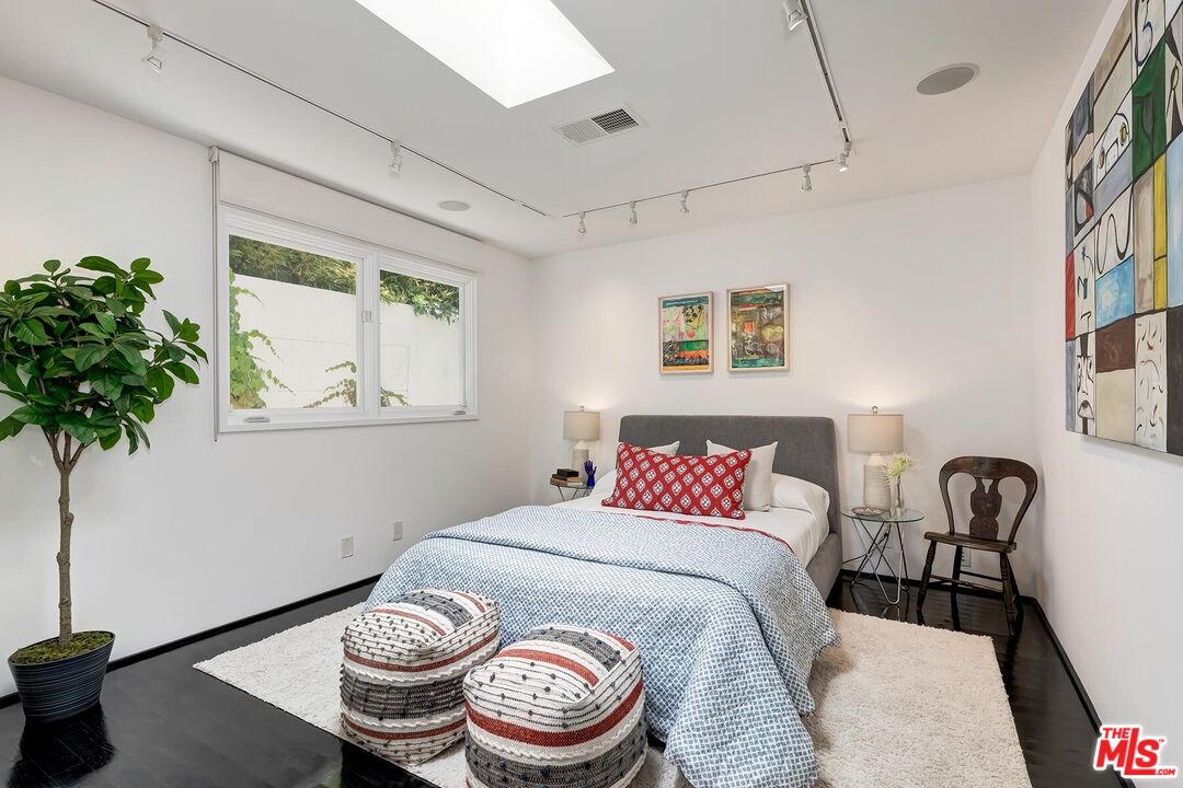 335 Amalfi Drive