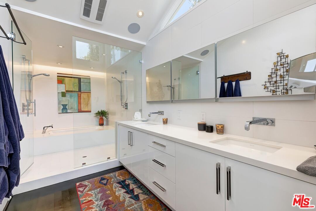 335 Amalfi Drive