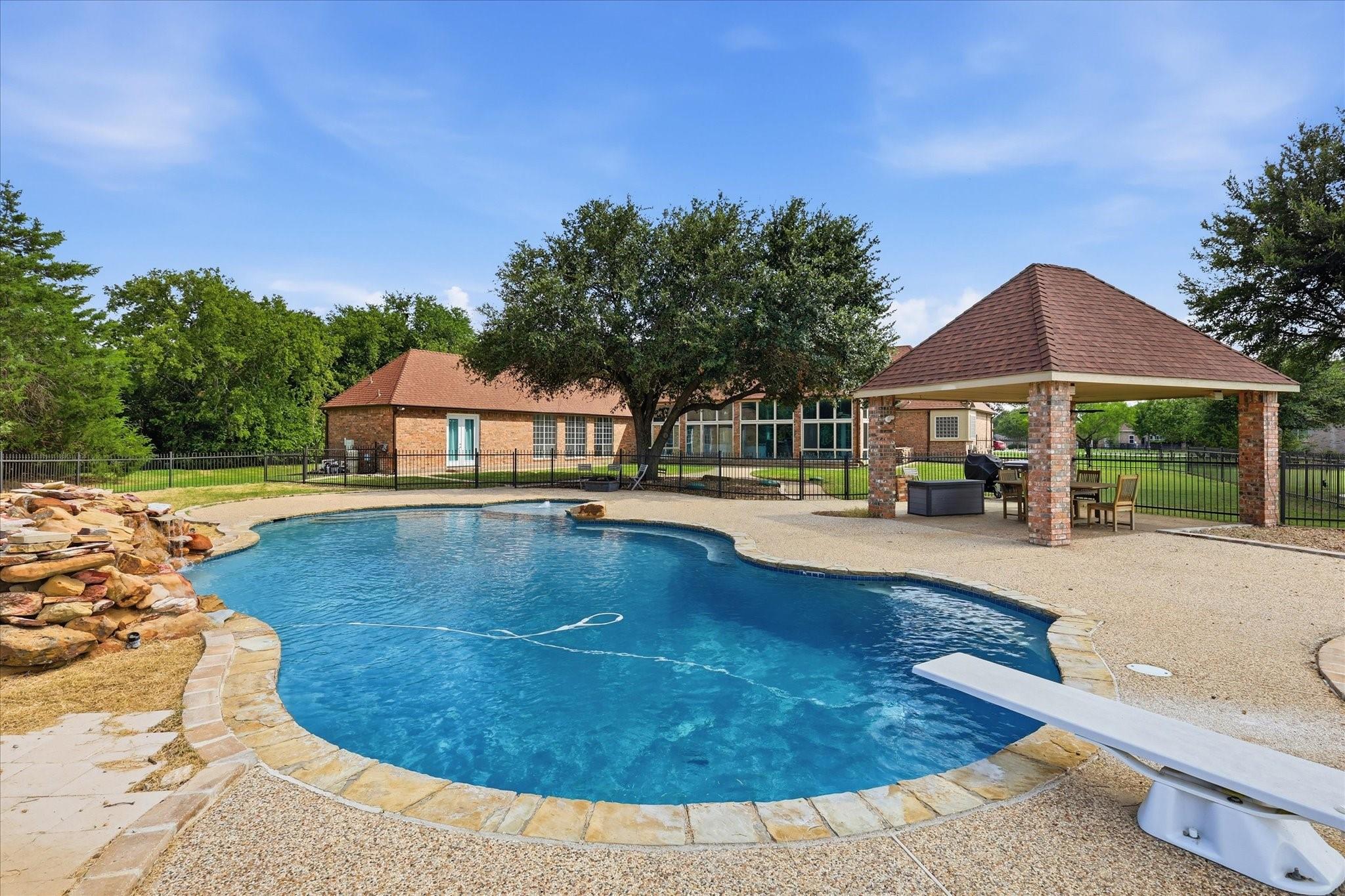 220 Meadow Lake Court
