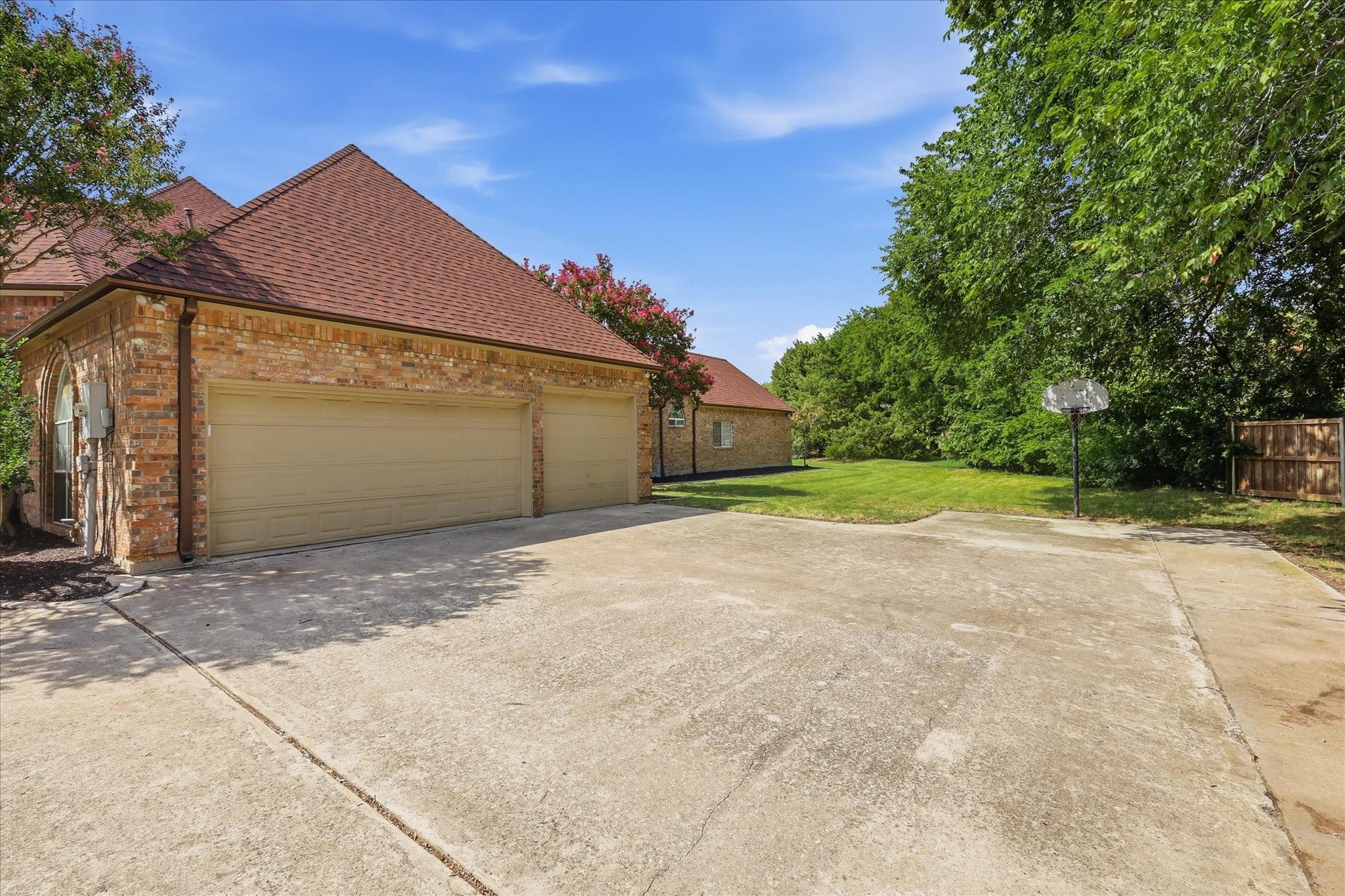 220 Meadow Lake Court