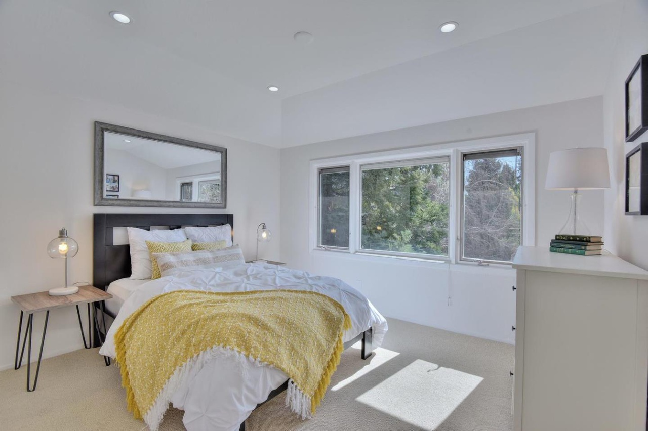 1017 Dartmouth Lane