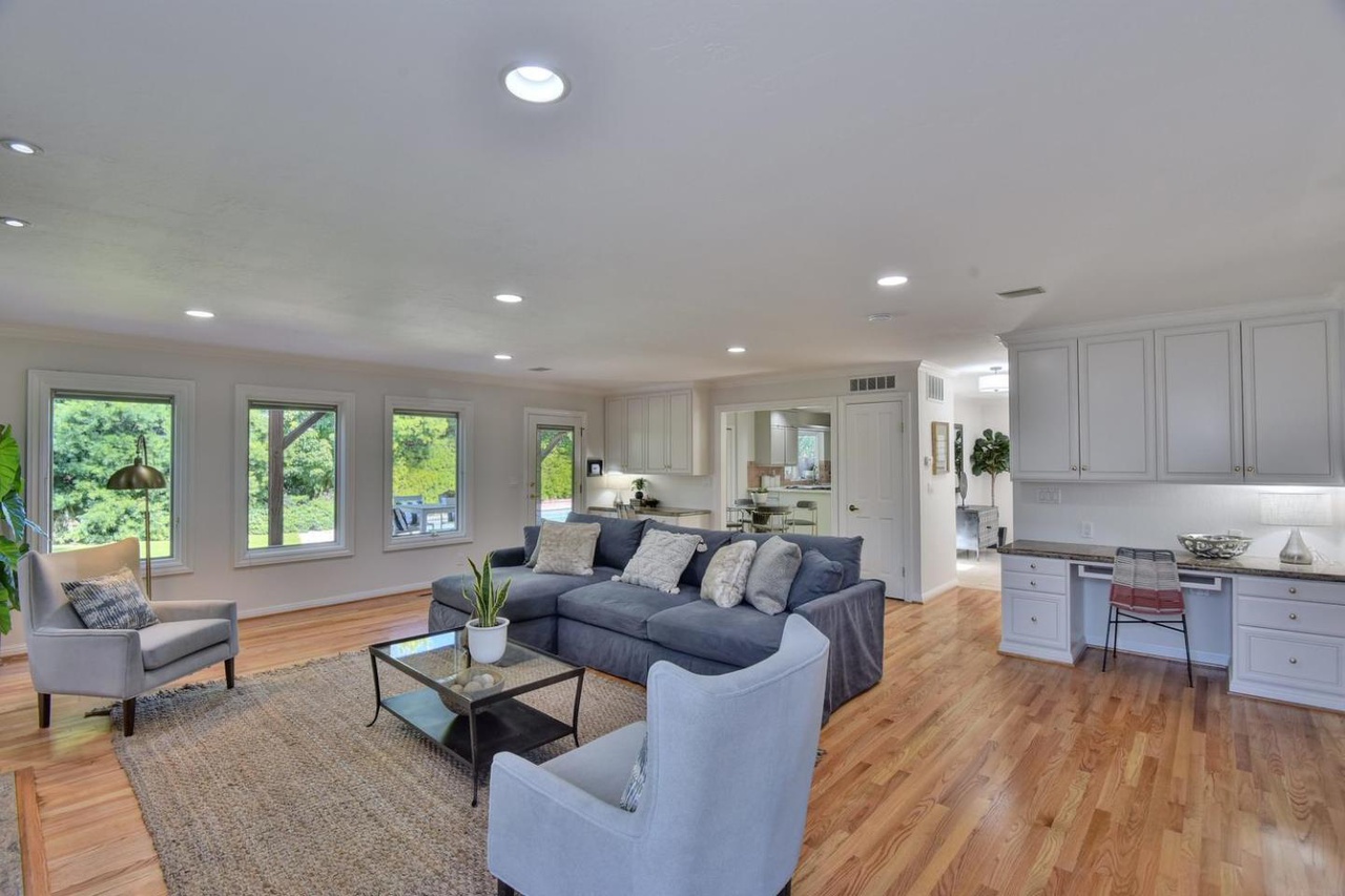 1017 Dartmouth Lane
