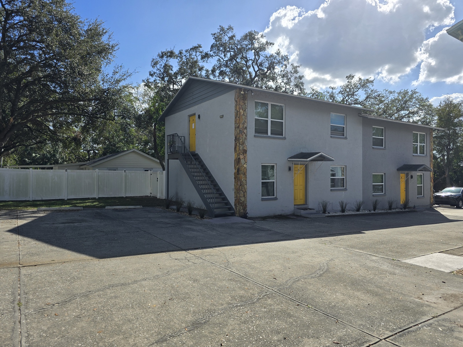 7919 Lakeshore Dr