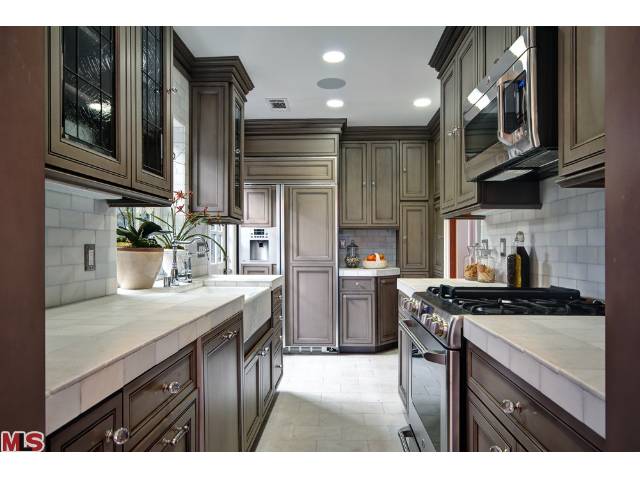 870 Doheny