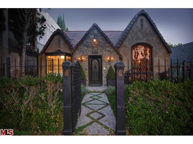 870 Doheny