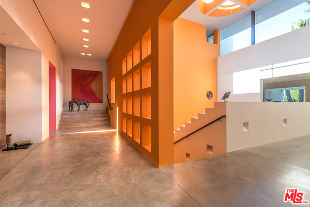 702 N Alta