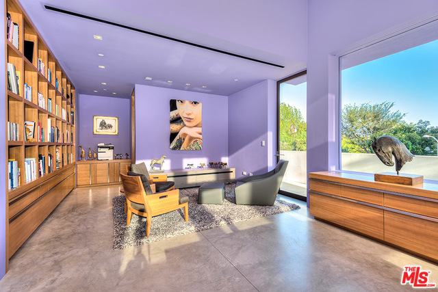 702 N Alta