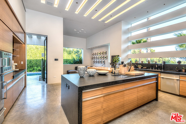 702 N Alta