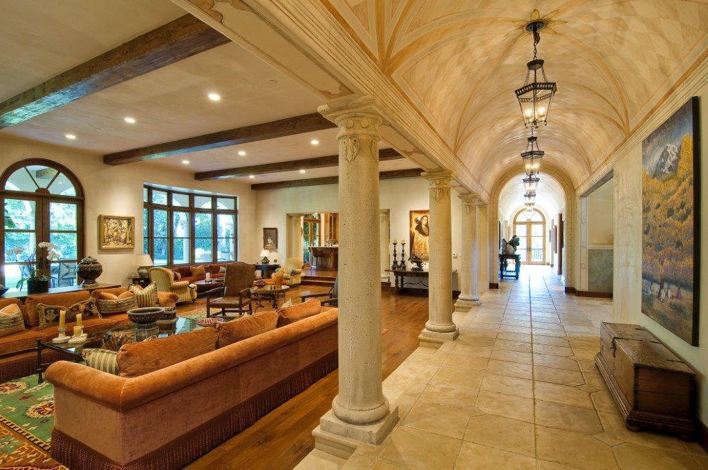 1005 Laurel Way