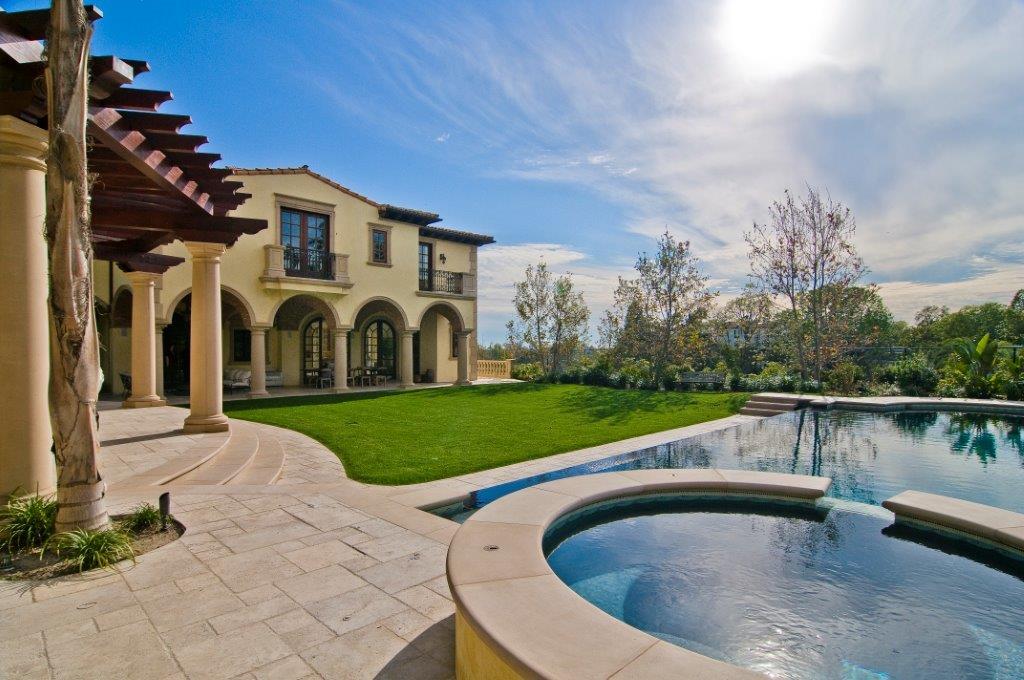 1141 Summit Drive