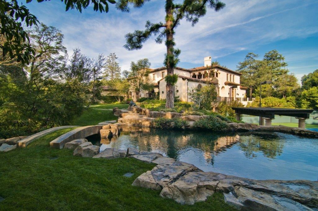 1005 Laurel Way