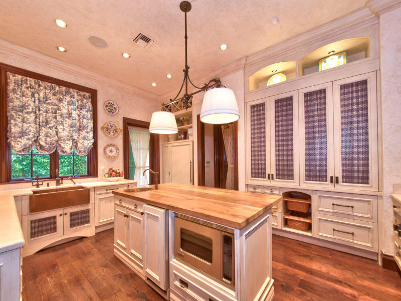 120  Seagate Road