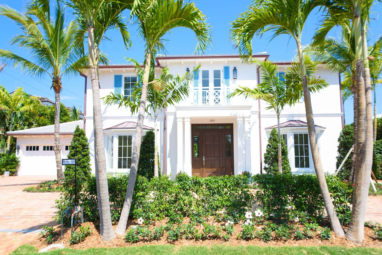 1233  N Ocean Way