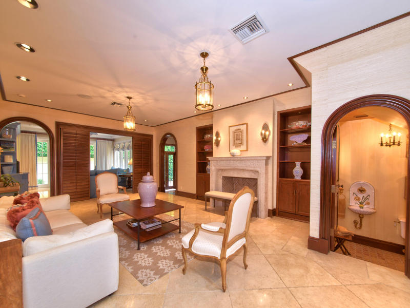 120  Seagate Road