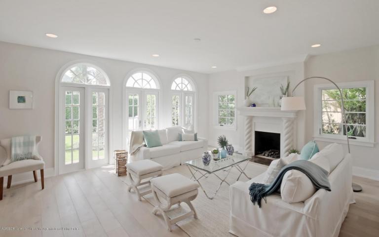 231 Seaspray Ave
