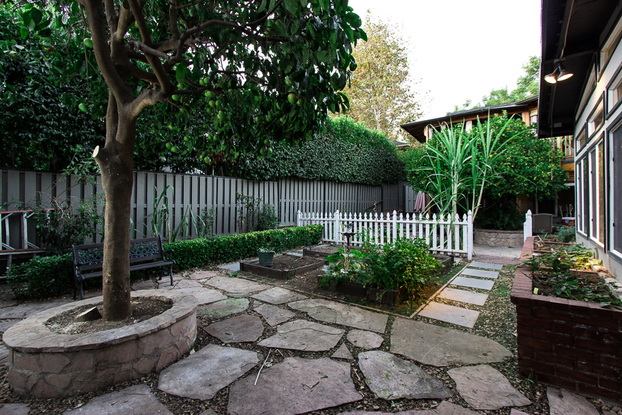 8610 W. West Knoll Dr.