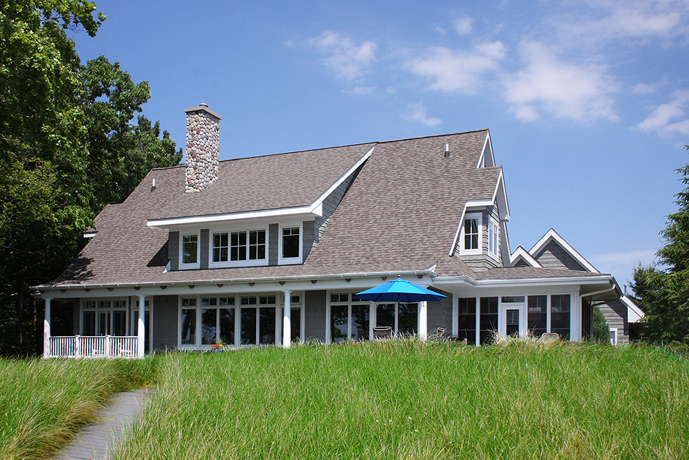 5933 Lakeshore Drive
