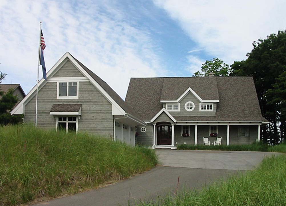 5933 Lakeshore Drive