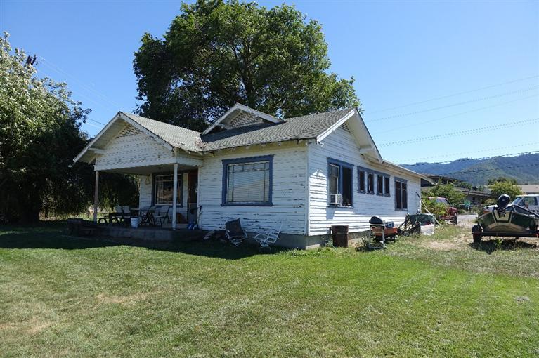 1735 E Main St