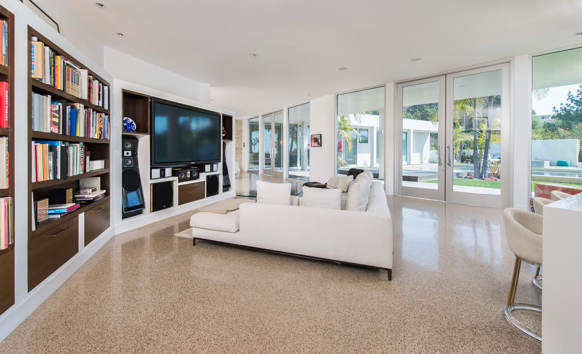 525  Chalette Drive
