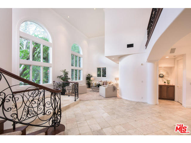 5051 Gaviota Ave.