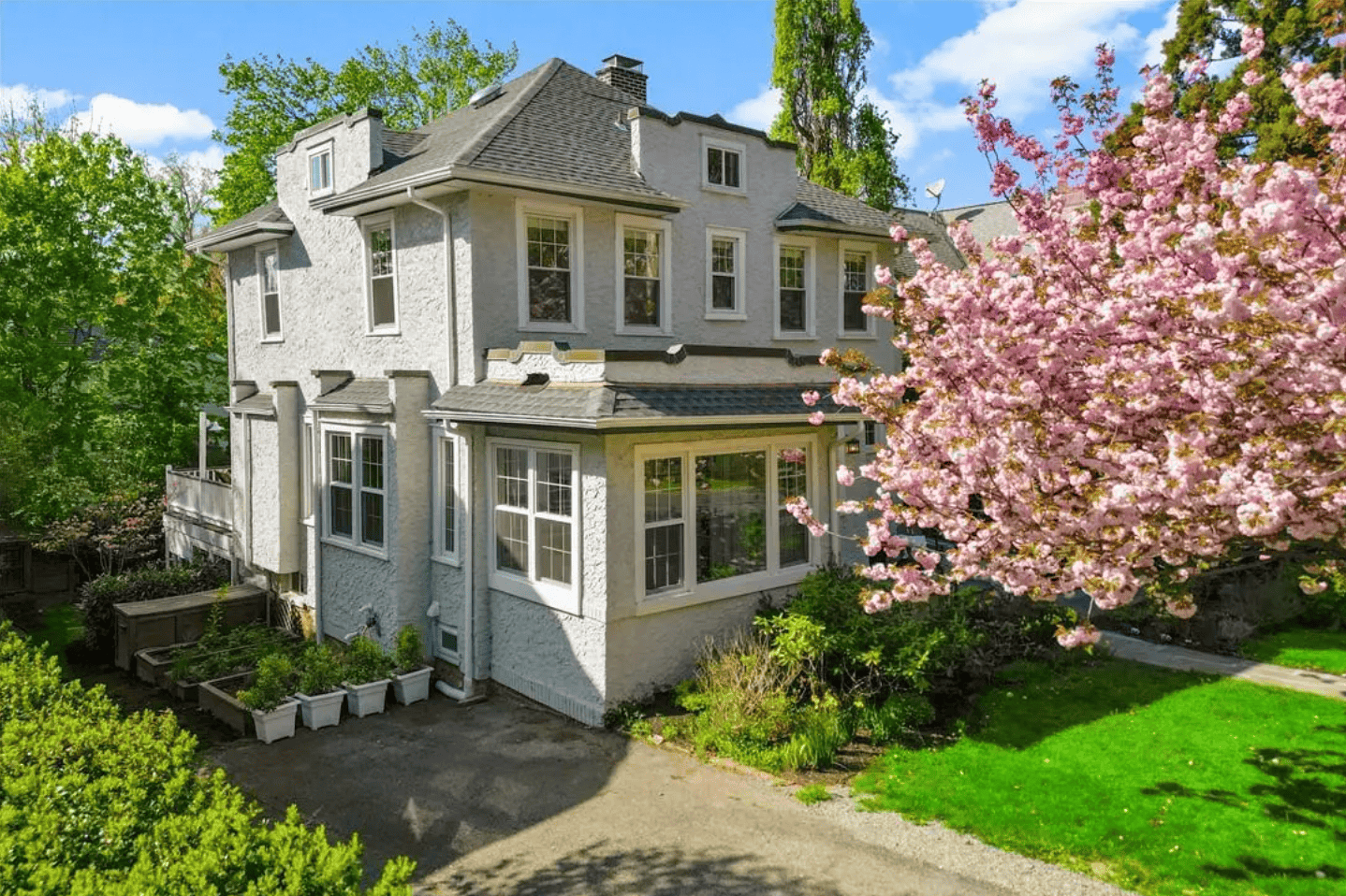 4 Locust Avenue